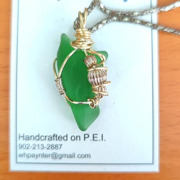 Just Beachy - Green Sea Glass Pendant from P.E.I - Picture 4 of 5